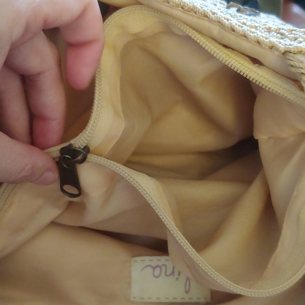 Lina Crochet Tote Bag with Rope Handles - Picture 5 of 9